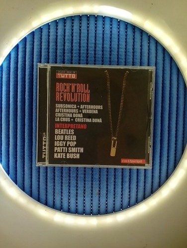 Rock roll revolution - roll,